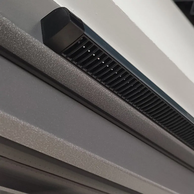 Pressure-controlled trickle vents